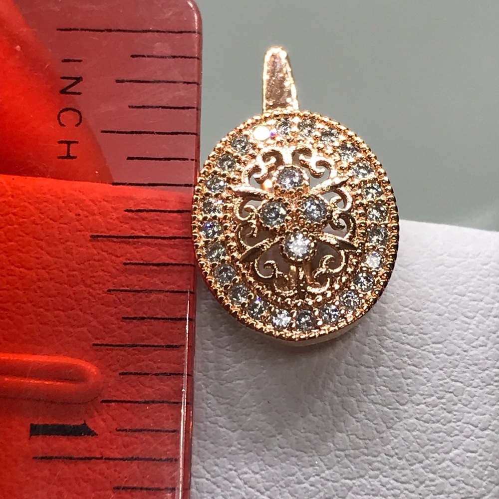 ๐ Gold Plated Earrings - Picture 5 of 5